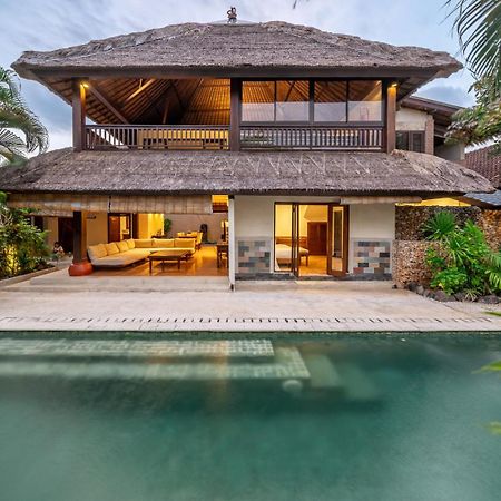 Nameera Villa Seminyak  Exterior photo